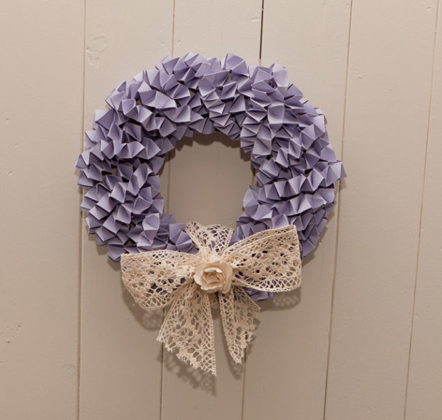 calling-all-diy-brides-heres-how-to-make-a-wedding-wreath-decoration