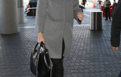 Gwyneth-Paltrow-kept-things-cool-neutrals-gray-coat