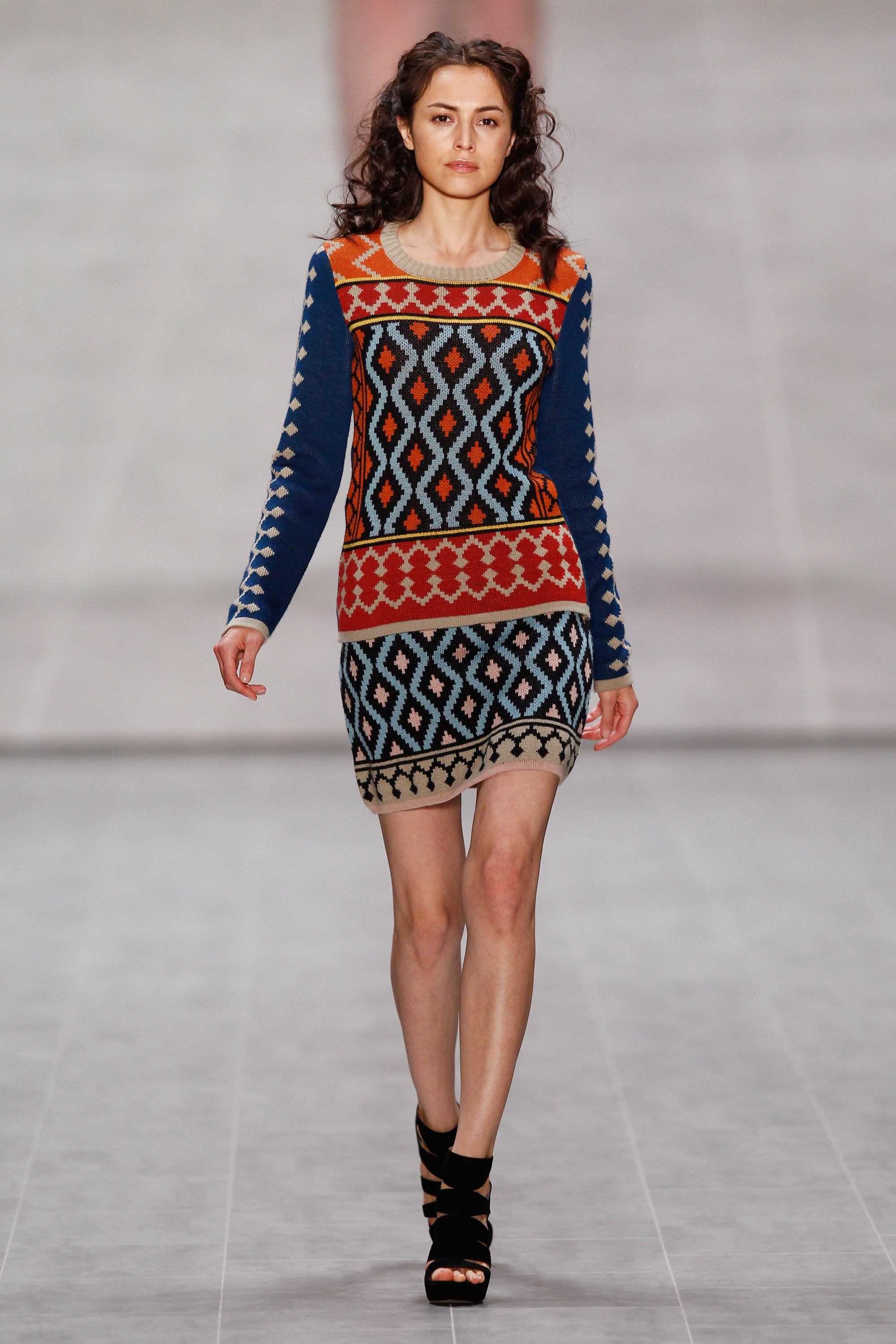  Ladies-Knitwear-For-Spring-Summer-2015