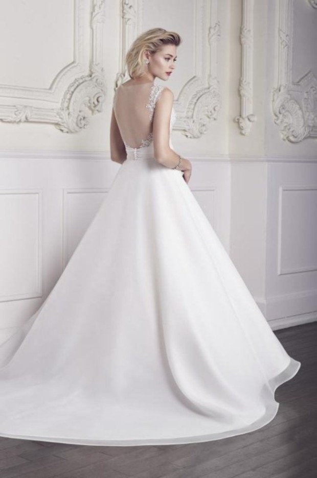 Mikaella-Wedding-Dresses-Bridal-Collection-For-Spring-2015-15