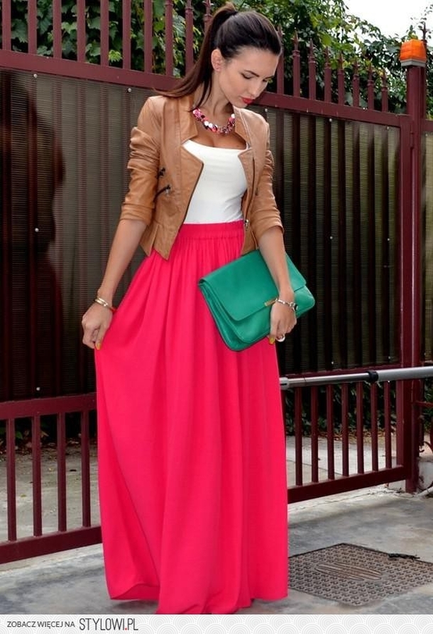 pleated skirt