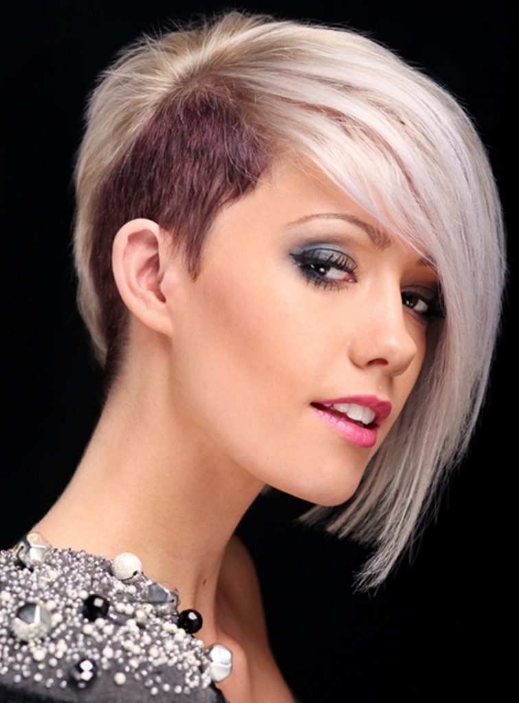 Short Hairstyles for Women - Short hairstyle with discovered ears