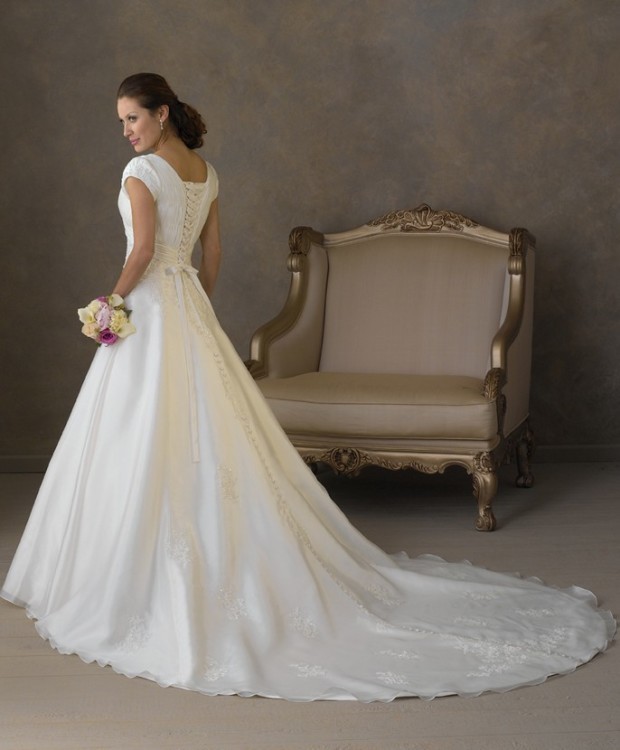 wedding dresses 2015 trends 1