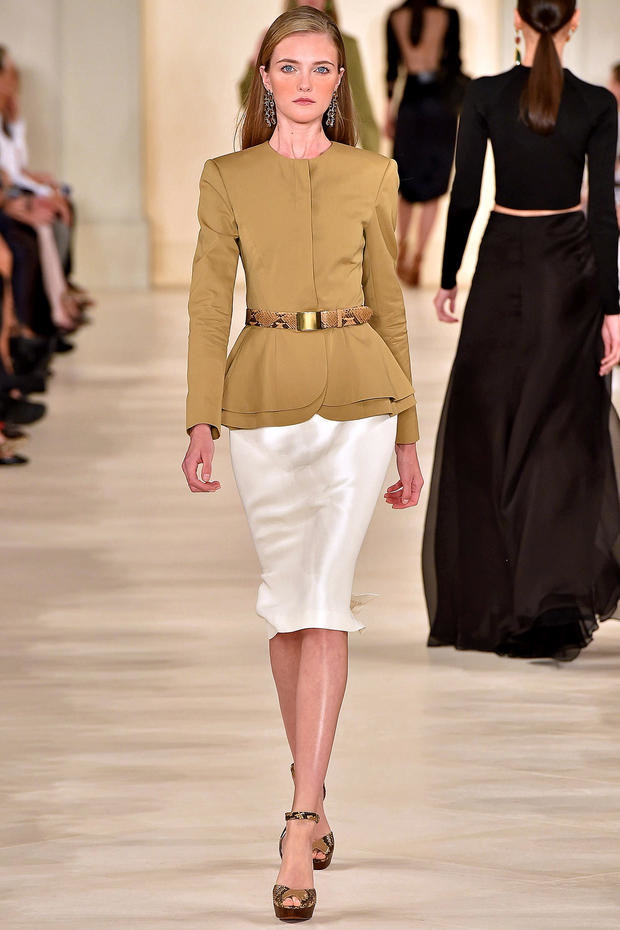 what to wear with a white pencil skirt
